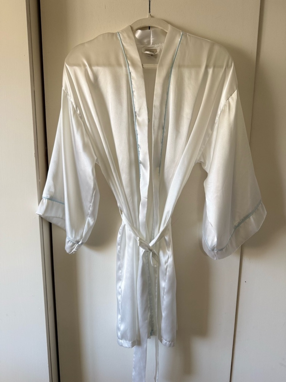 White Satin 'The Bride' Embroidered Robe In Bloom bridal wedding getting ready - Picture 2 of 8